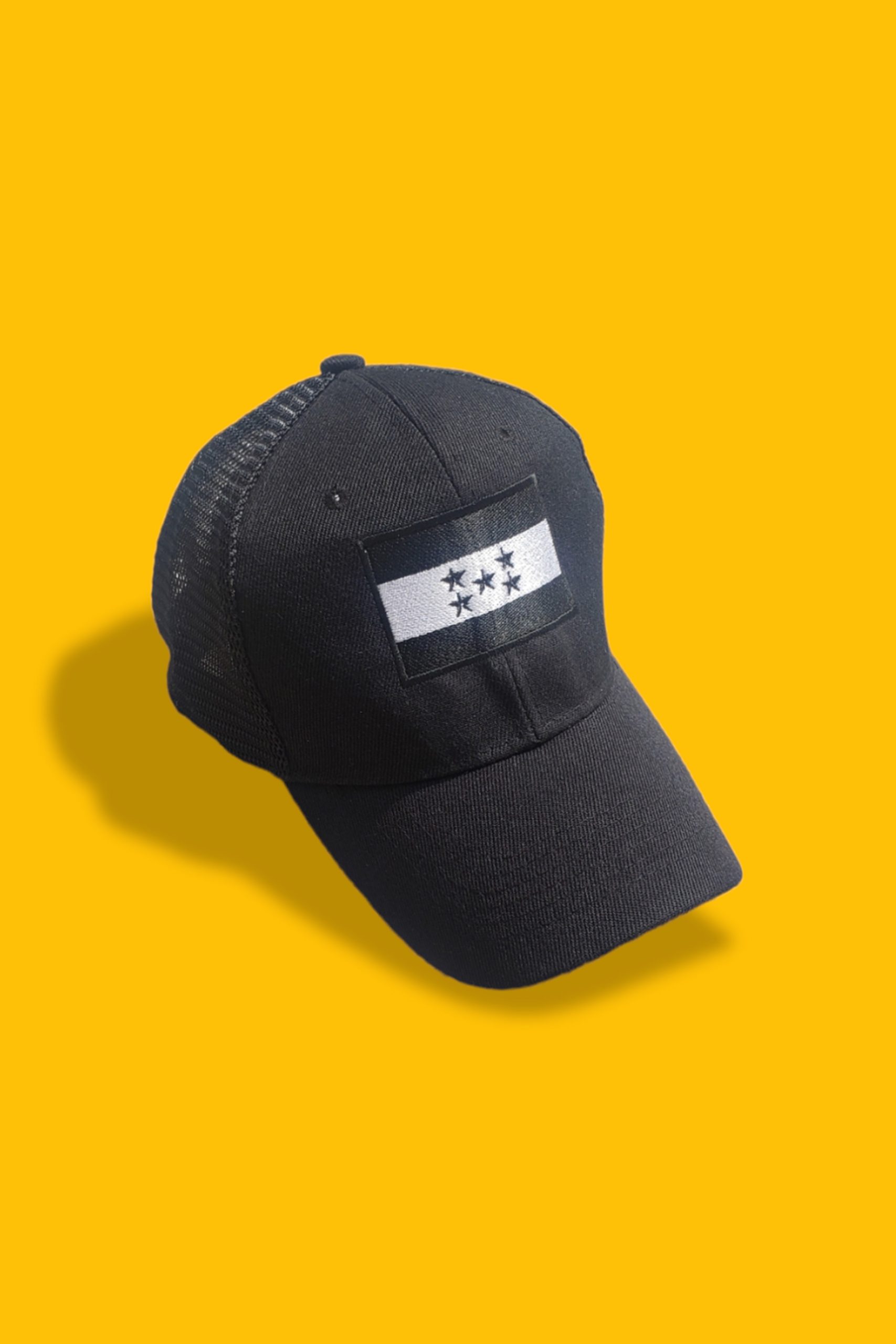 gorra-bandera-negra-unisex-ara-macao